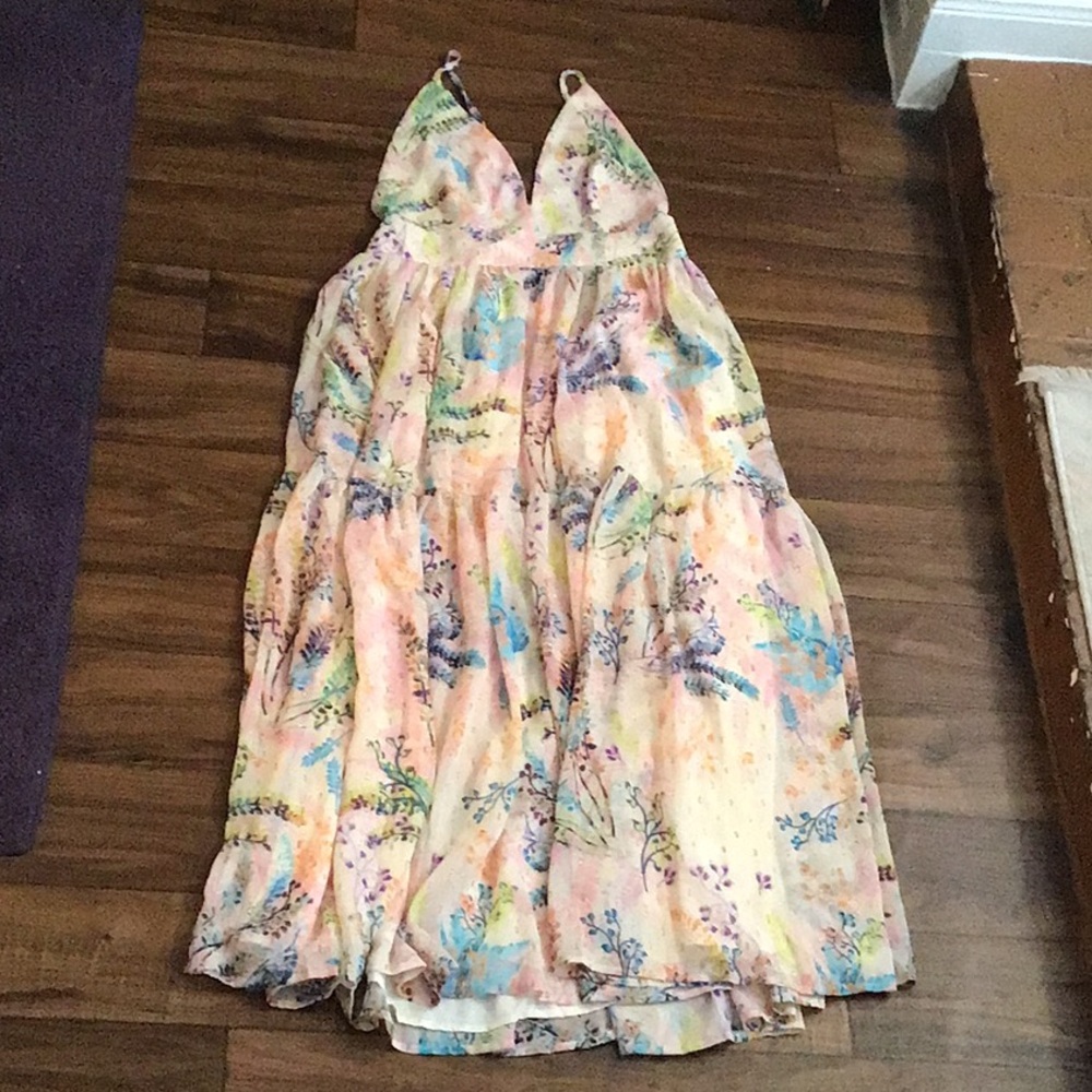 LiKe💚for $20 off🍾 Vici floral metallic maxi dress NWT